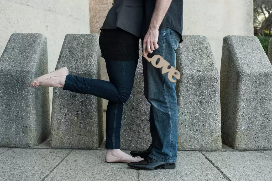 蓝色鞋子搭配裤子全攻略 穿出你的风格