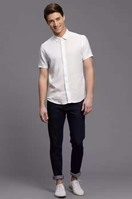 蓝衬衫配裤子全攻略 穿对风格提升气质档次