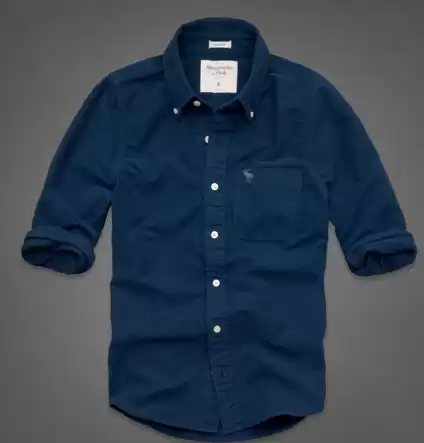 藏青色上衣搭配裤子全攻略 穿对颜色整个人都亮了