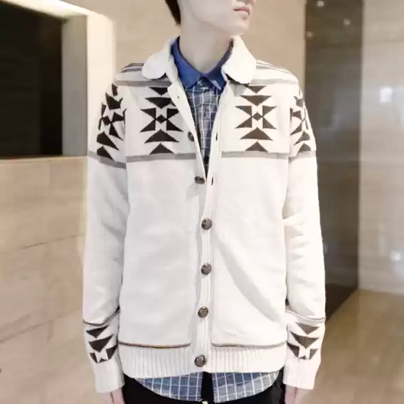 衬衫外面穿什么才出彩？这份万能叠穿攻略让你一周穿搭不重样