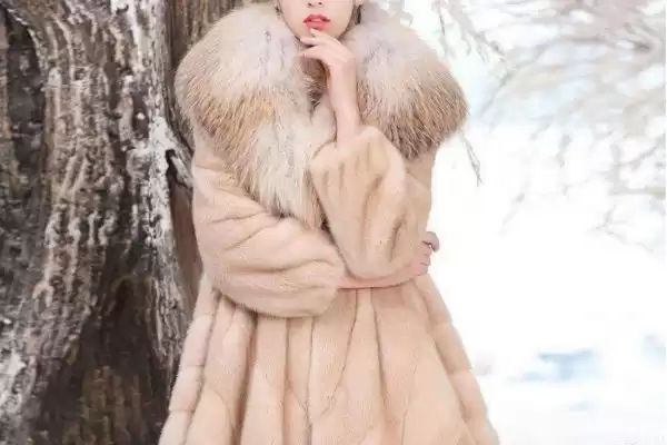 裘皮江湖深几许？从历史传说到现代消费的皮草经